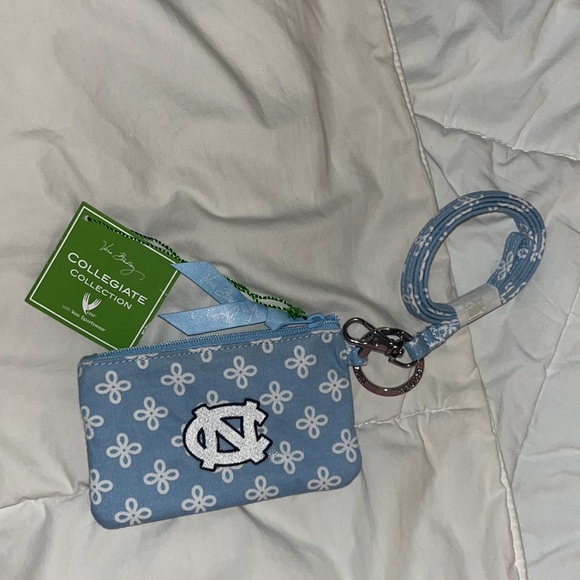 COPY - Vera Bradley UNC University of North Carolina Zip ID Lanyard Wallet - Picture 2 of 5